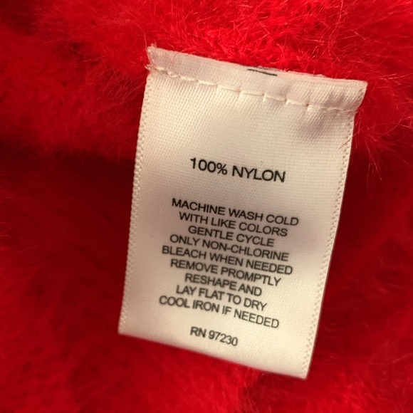 Signature Studio Sweater - Picture 9 of 10